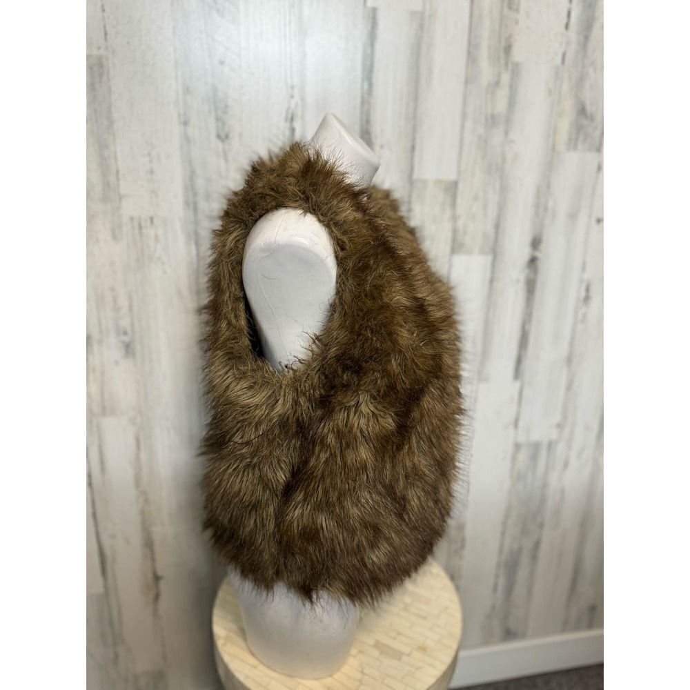 Vest - Picture 2 of 5